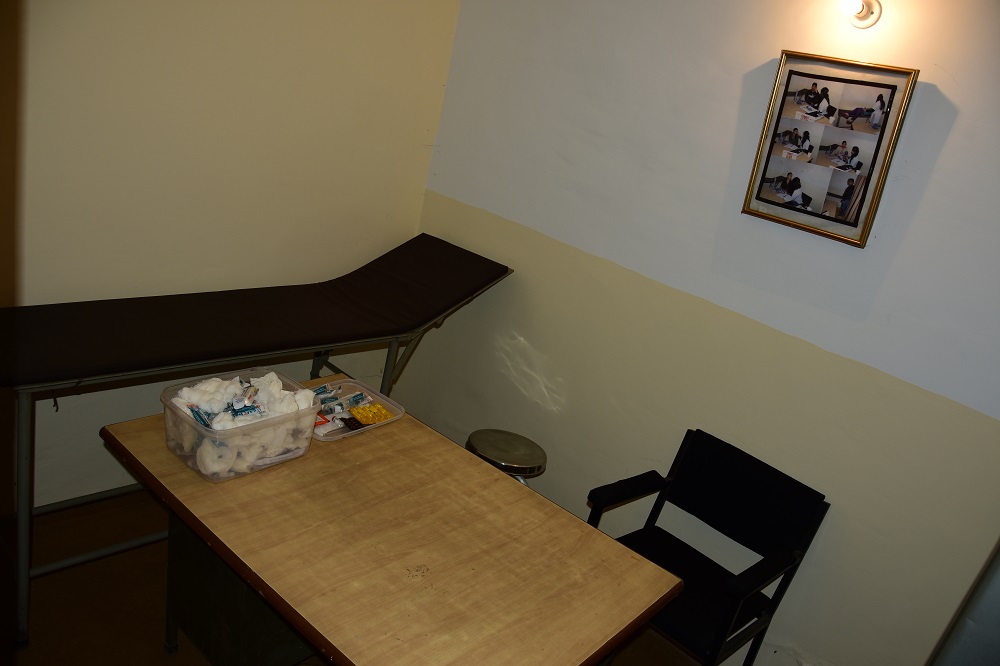 FIRST AID ROOM